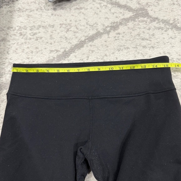 Lululemon Black Cropped Capri Leggings - Picture 9 of 10